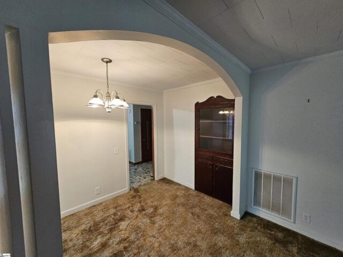 Picture of Home For Sale in Walhalla, South Carolina, United States