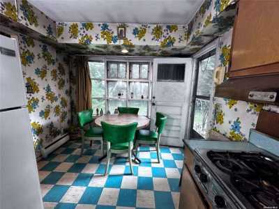 Home For Sale in Plainview, New York