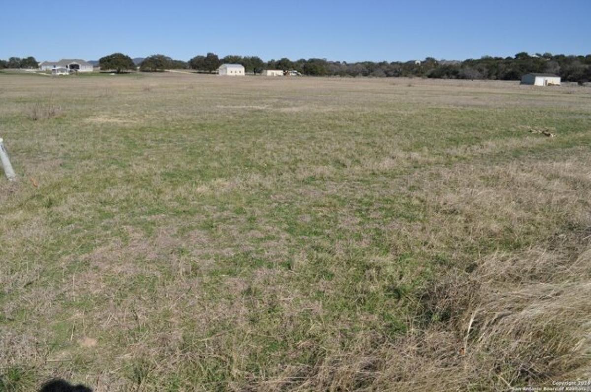 Picture of Residential Land For Sale in Bandera, Texas, United States
