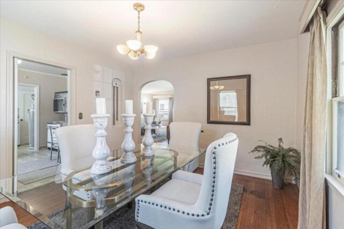 Picture of Home For Sale in Redwood City, California, United States