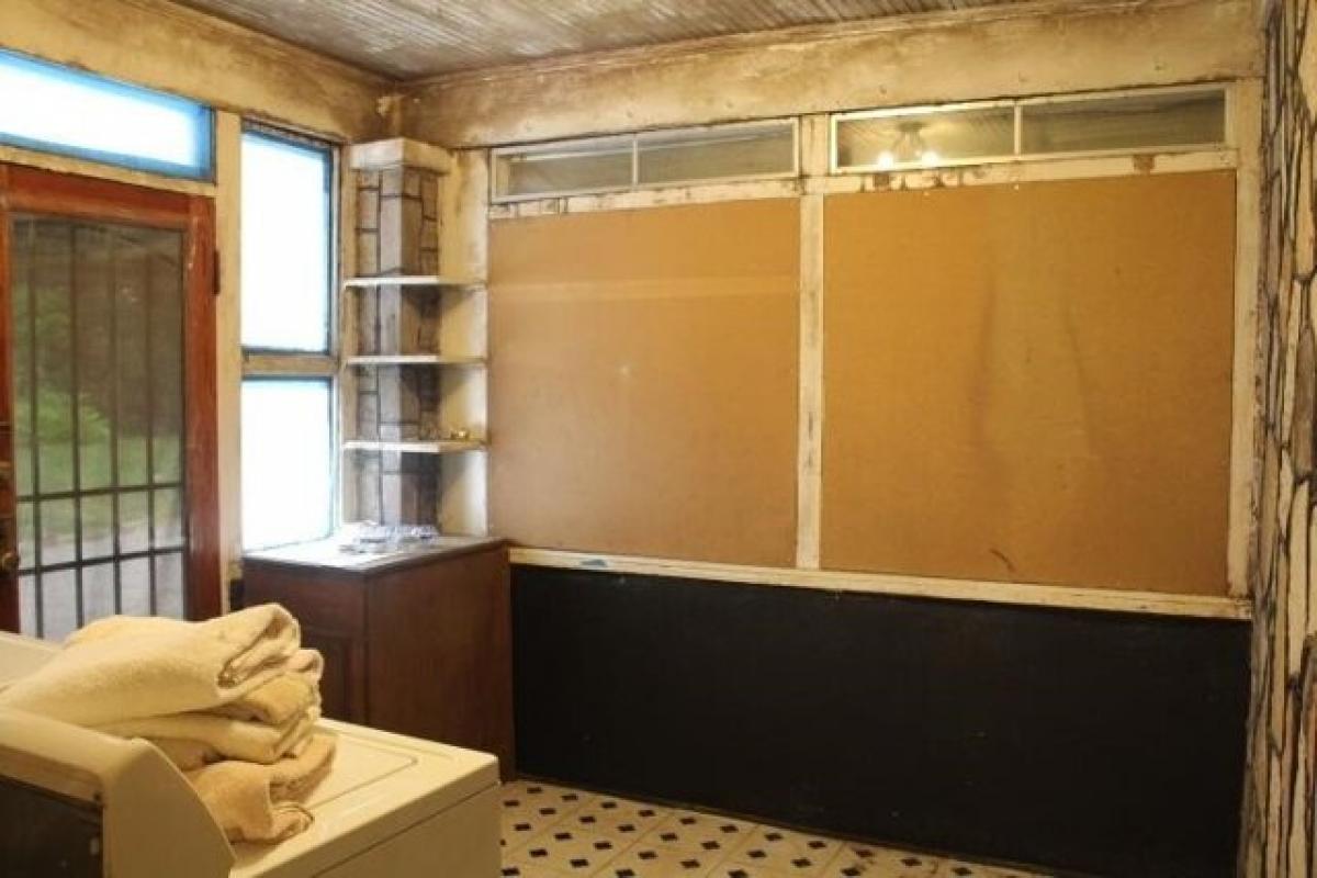 Picture of Home For Sale in Tuscumbia, Alabama, United States