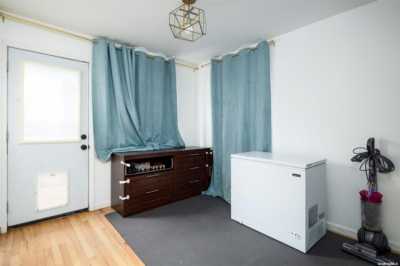 Home For Sale in Floral Park, New York