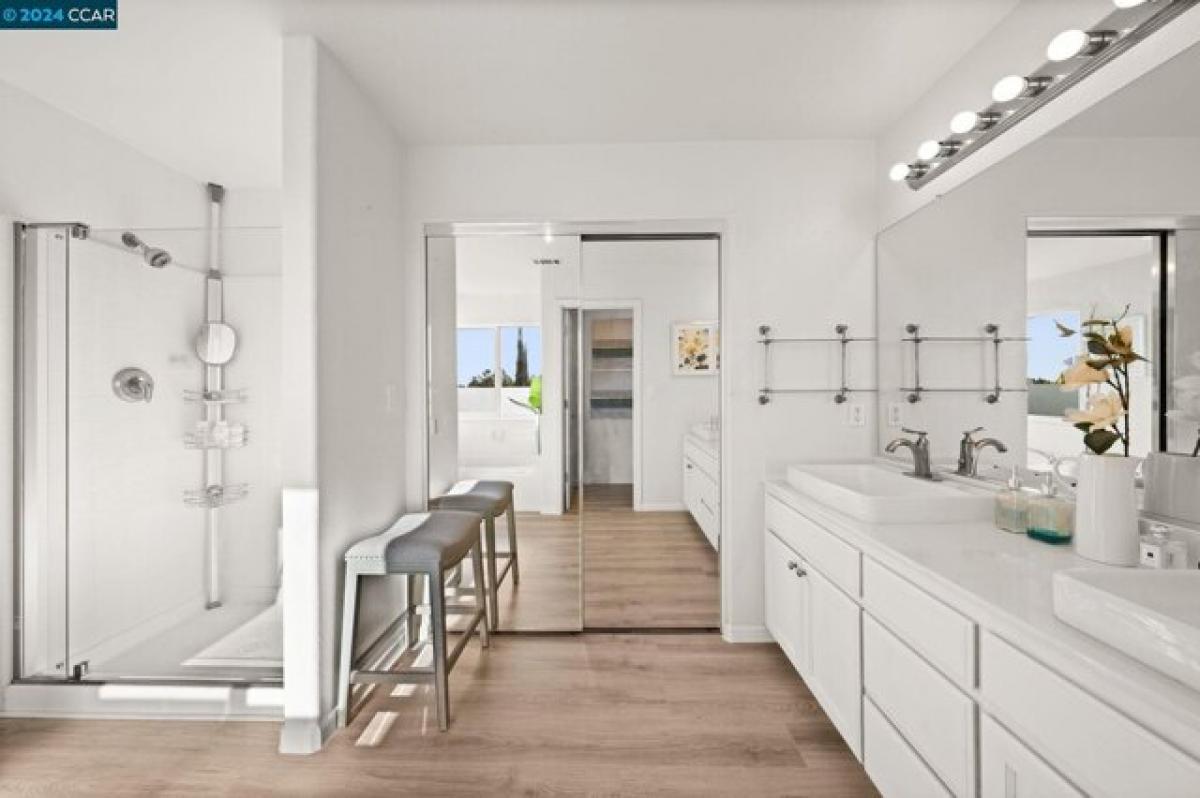 Picture of Home For Sale in Hercules, California, United States