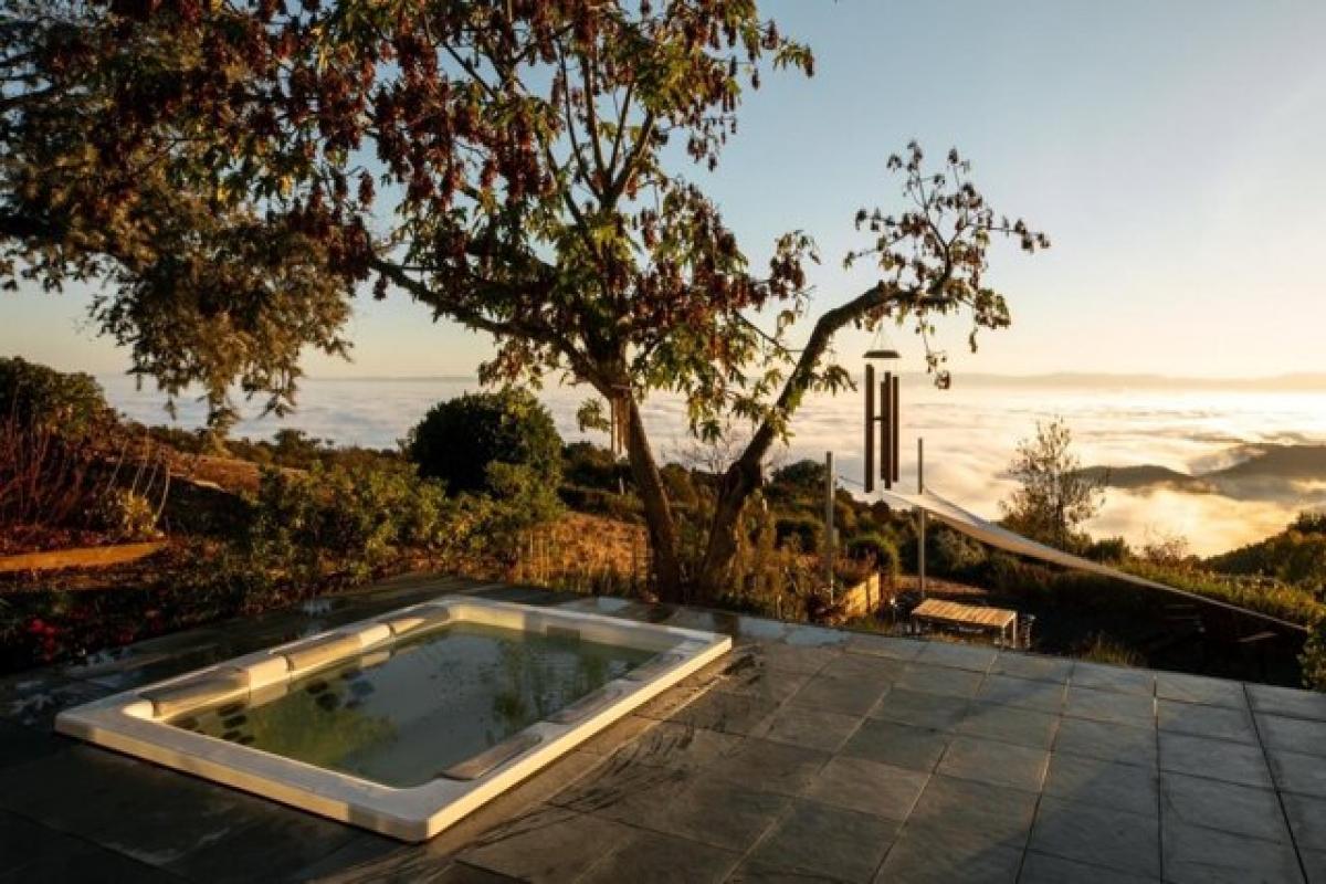 Picture of Home For Sale in Los Altos, California, United States