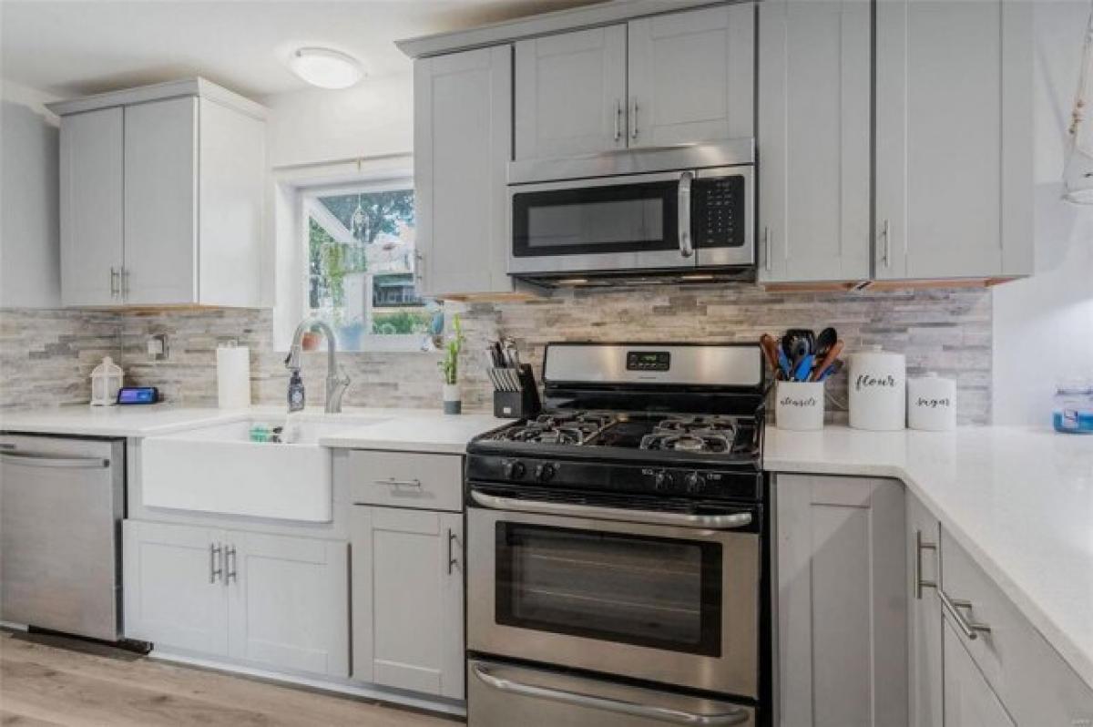 Picture of Home For Sale in Maryland Heights, Missouri, United States