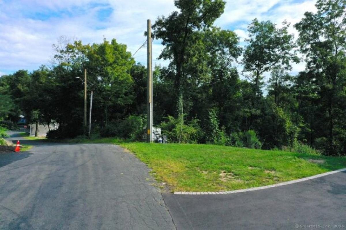 Picture of Residential Land For Sale in Danbury, Connecticut, United States