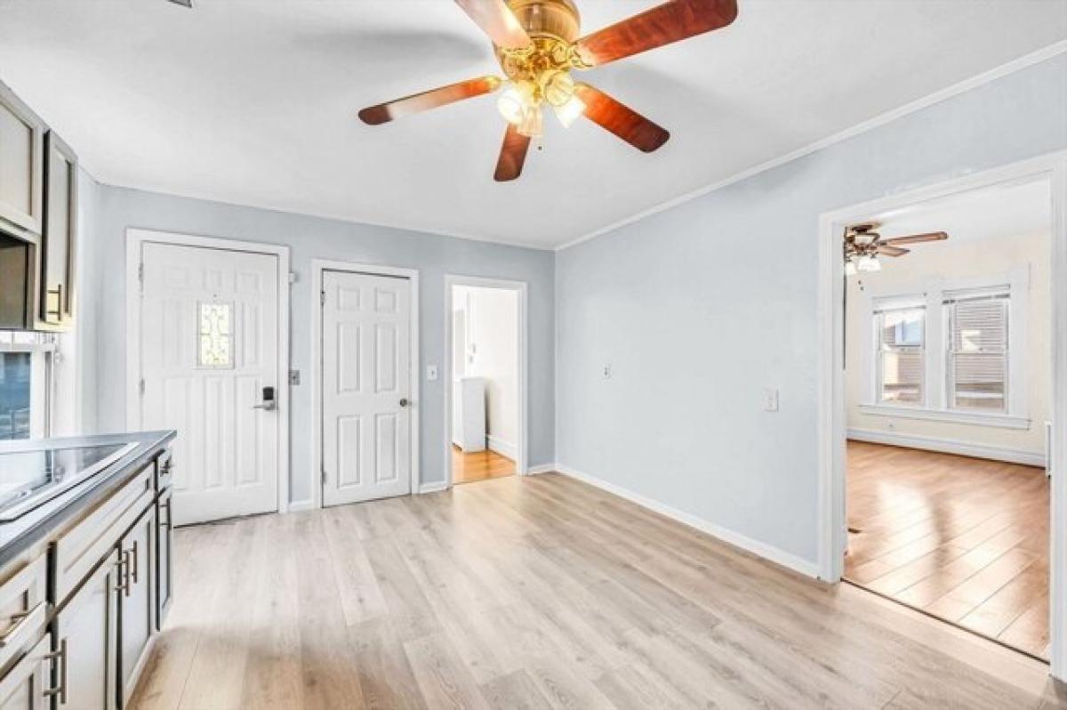 Picture of Home For Sale in Springfield, Massachusetts, United States