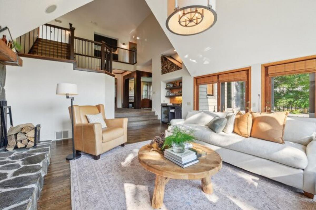 Picture of Home For Sale in Minnetonka, Minnesota, United States