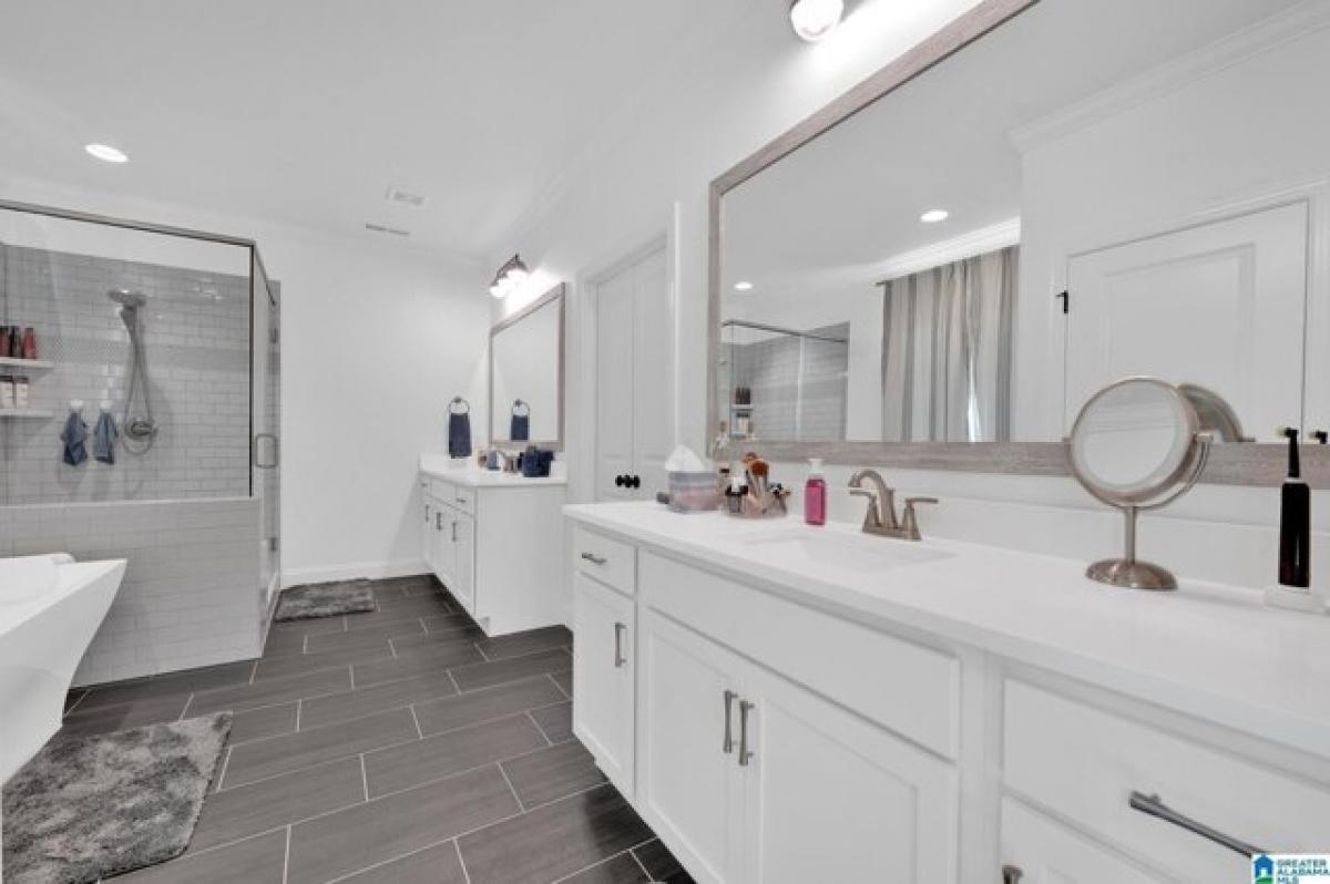 Picture of Home For Sale in Chelsea, Alabama, United States