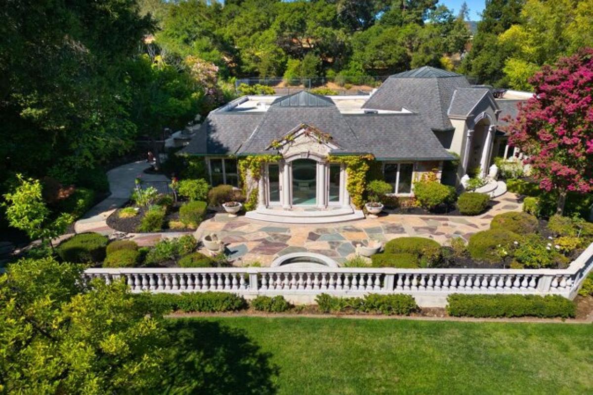 Picture of Home For Sale in Saratoga, California, United States