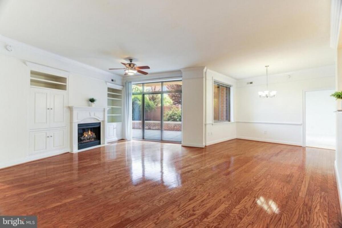 Picture of Home For Sale in McLean, Virginia, United States