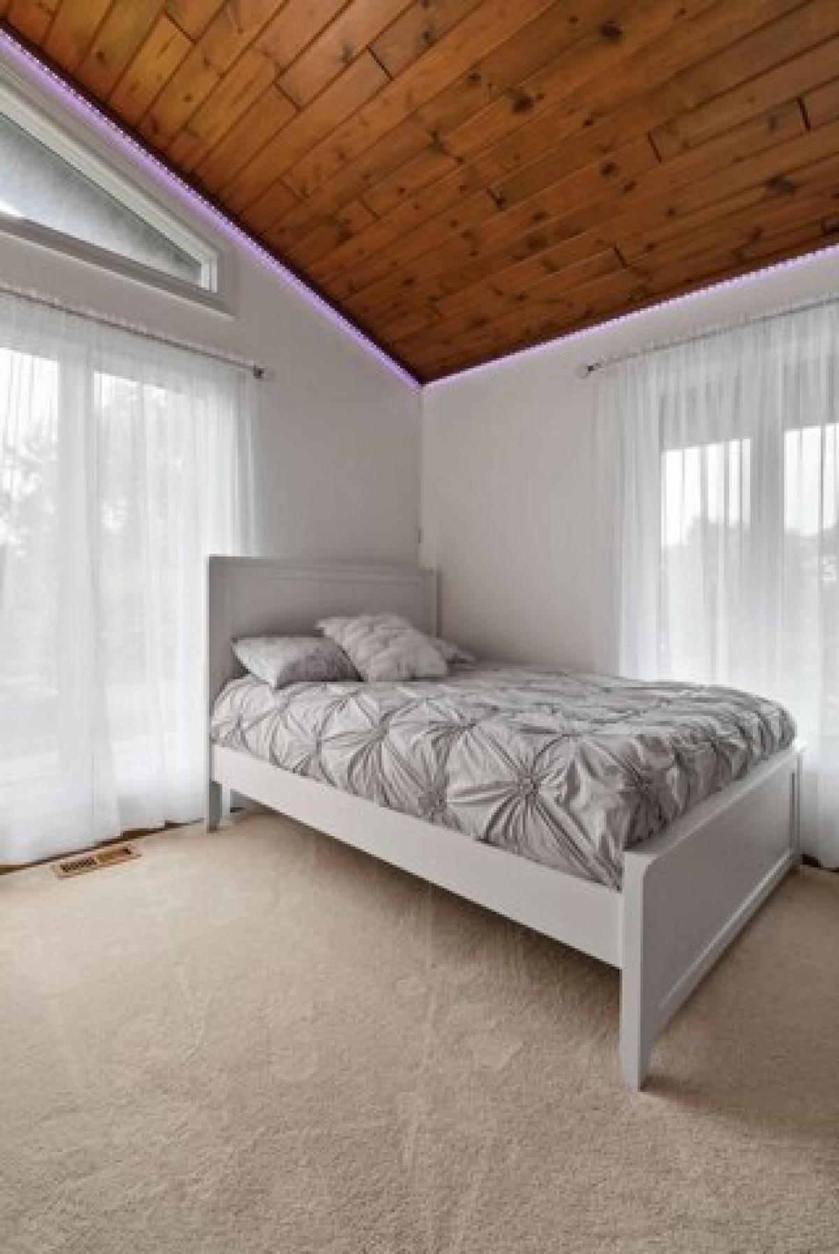 Picture of Home For Sale in Munster, Indiana, United States