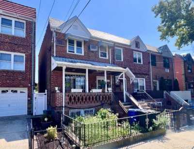 Home For Sale in Astoria, New York