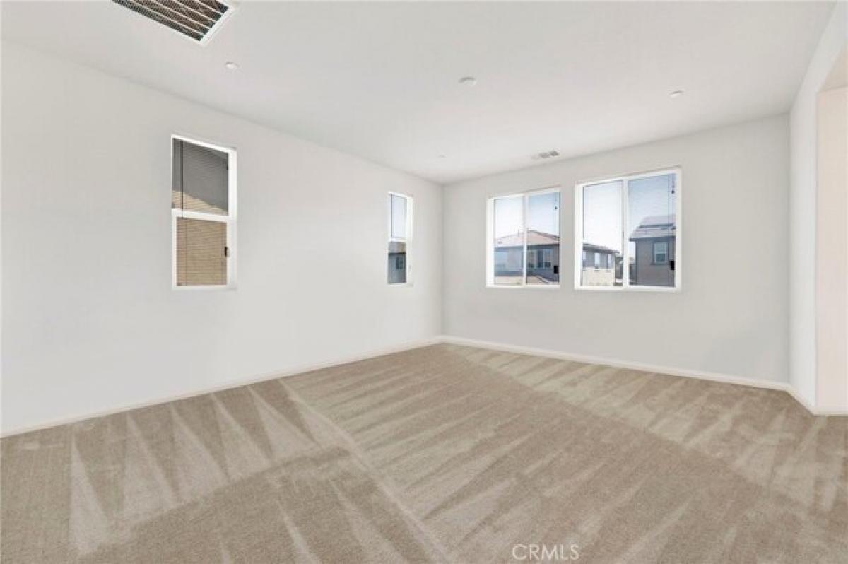 Picture of Home For Sale in Oxnard, California, United States