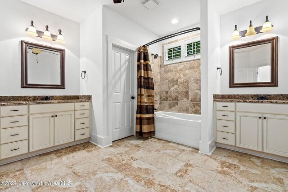 Picture of Home For Sale in Dadeville, Alabama, United States