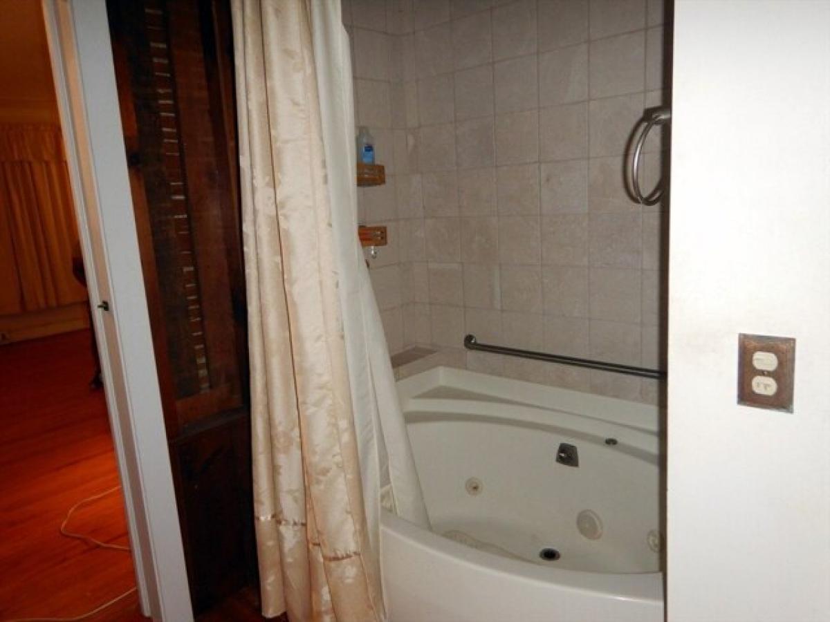 Picture of Home For Sale in Sheffield, Massachusetts, United States