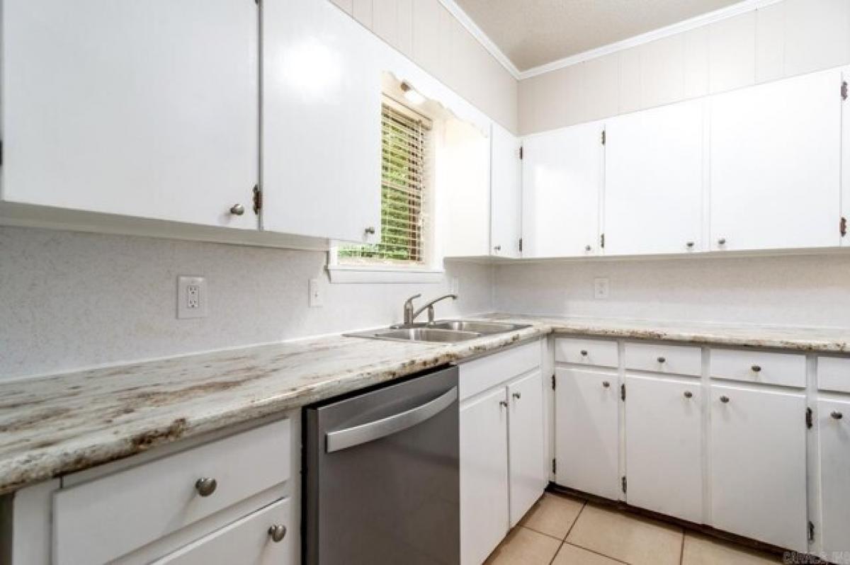 Picture of Home For Sale in Conway, Arkansas, United States