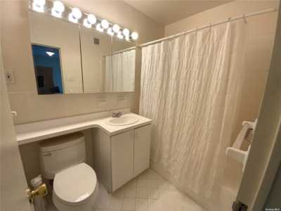 Home For Sale in Floral Park, New York