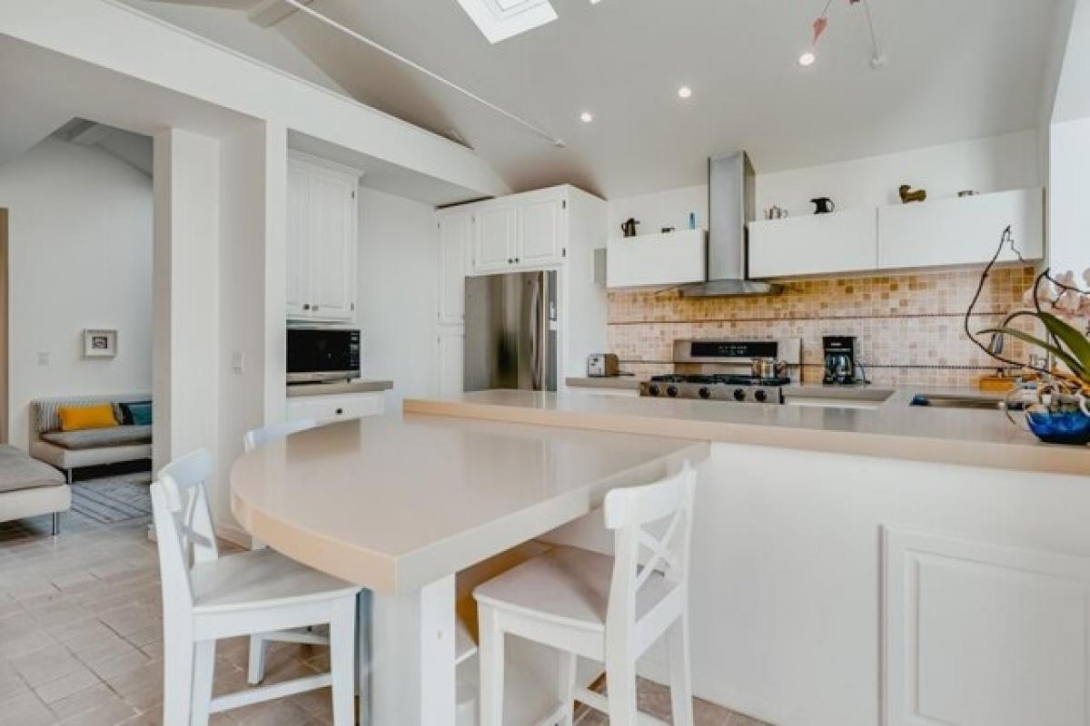 Picture of Home For Sale in Menlo Park, California, United States