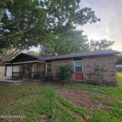 Home For Sale in Gautier, Mississippi