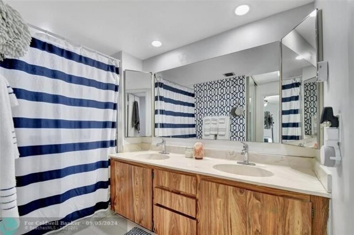 Picture of Home For Sale in Greenacres, Florida, United States