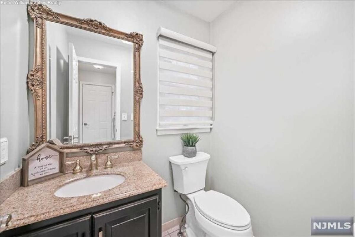 Picture of Home For Sale in Ridgewood, New Jersey, United States