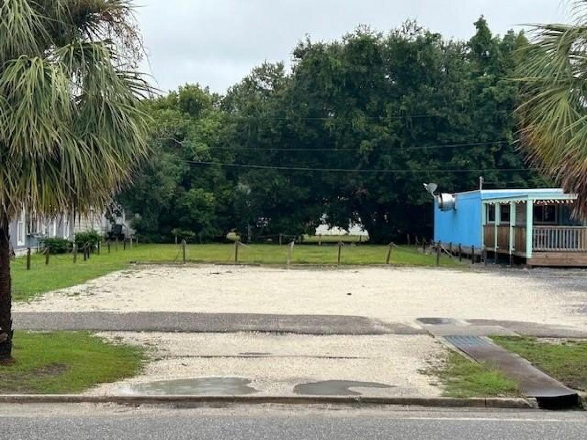 Picture of Residential Land For Sale in Dauphin Island, Alabama, United States