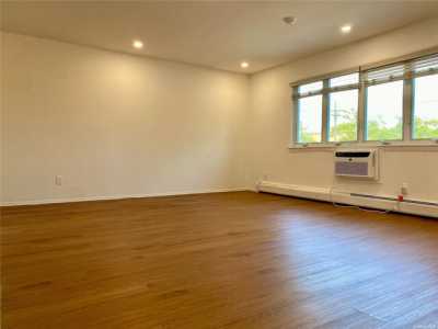 Apartment For Rent in Whitestone, New York