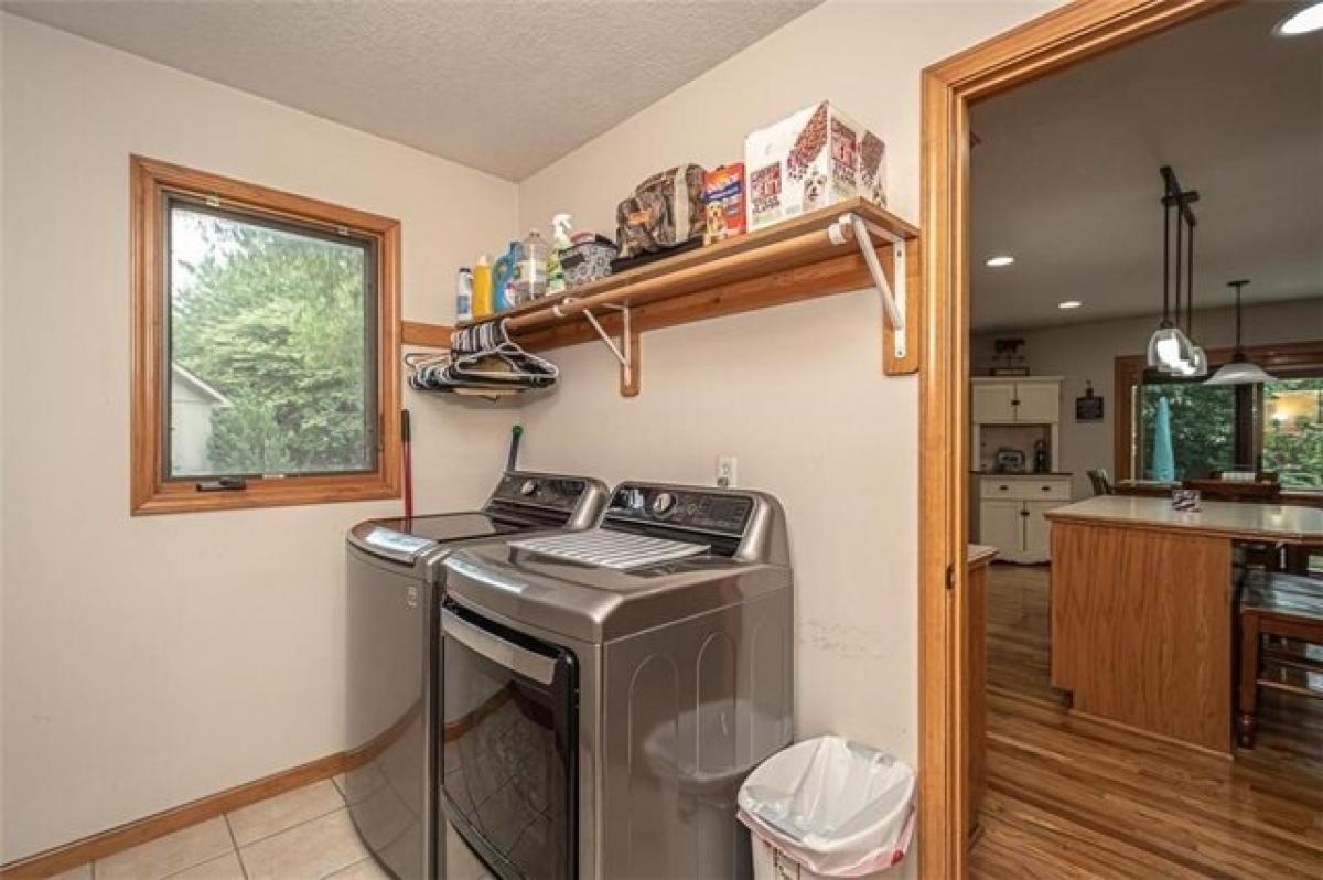 Picture of Home For Sale in Baldwin City, Kansas, United States