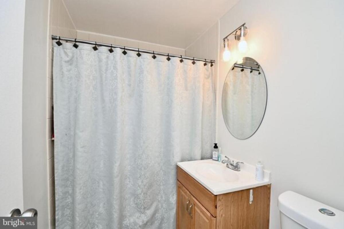 Picture of Home For Sale in Woodbridge, Virginia, United States