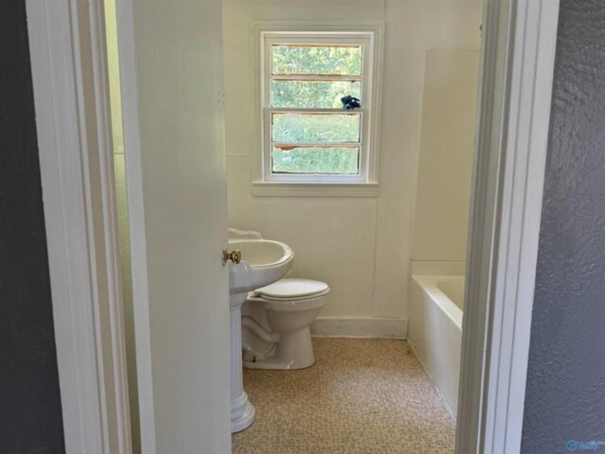 Picture of Home For Sale in Gadsden, Alabama, United States