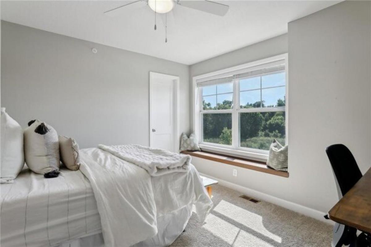 Picture of Home For Sale in Victoria, Minnesota, United States