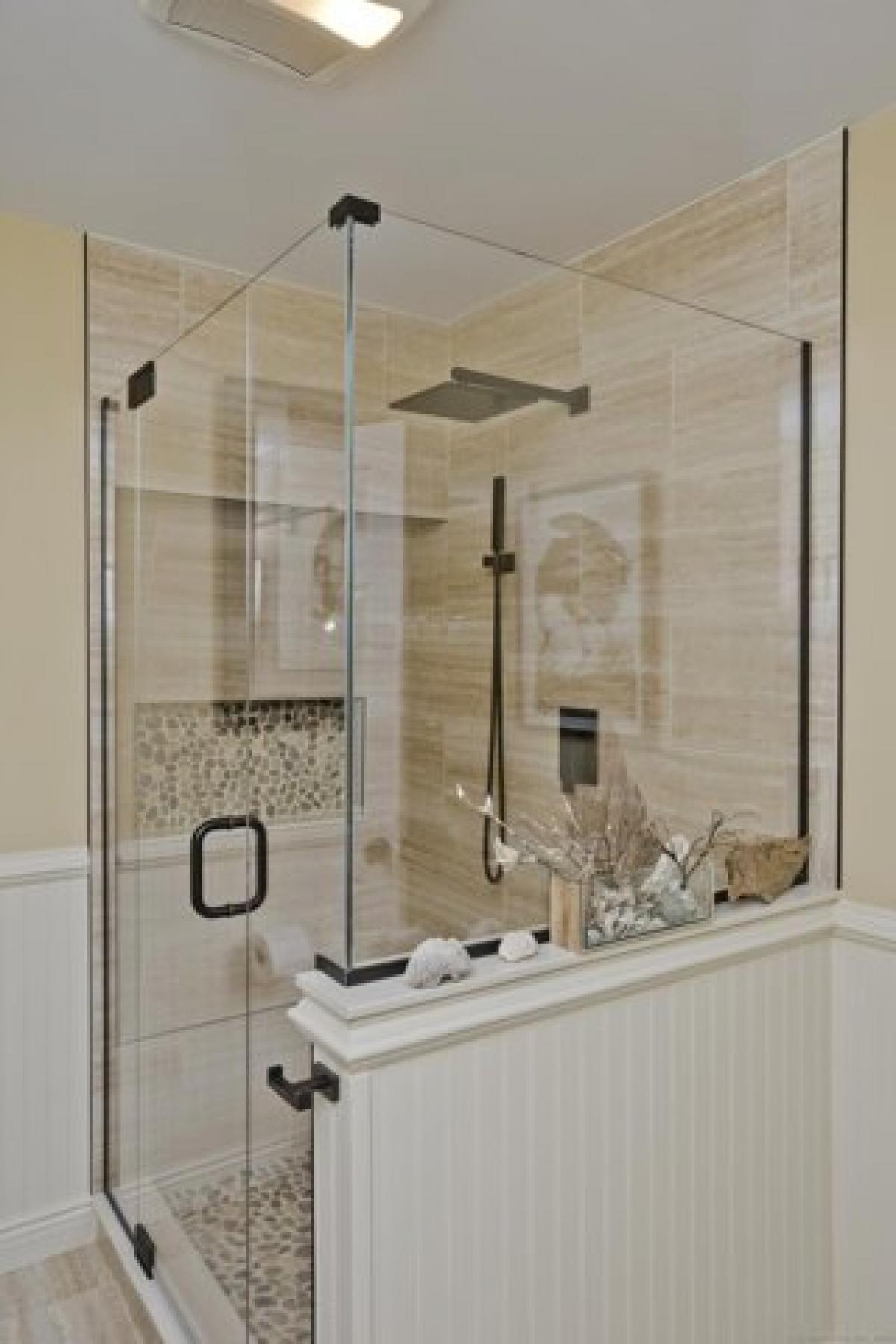 Picture of Home For Sale in Stafford, Connecticut, United States