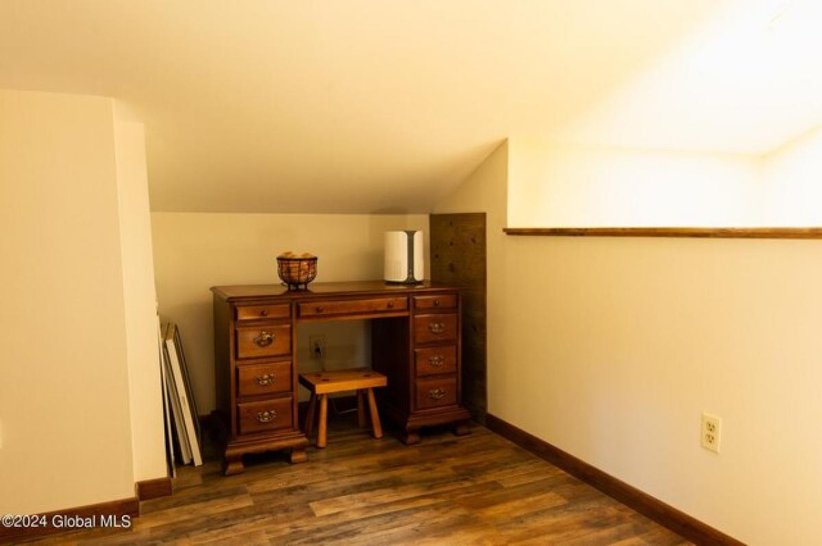 Picture of Home For Sale in Gansevoort, New York, United States