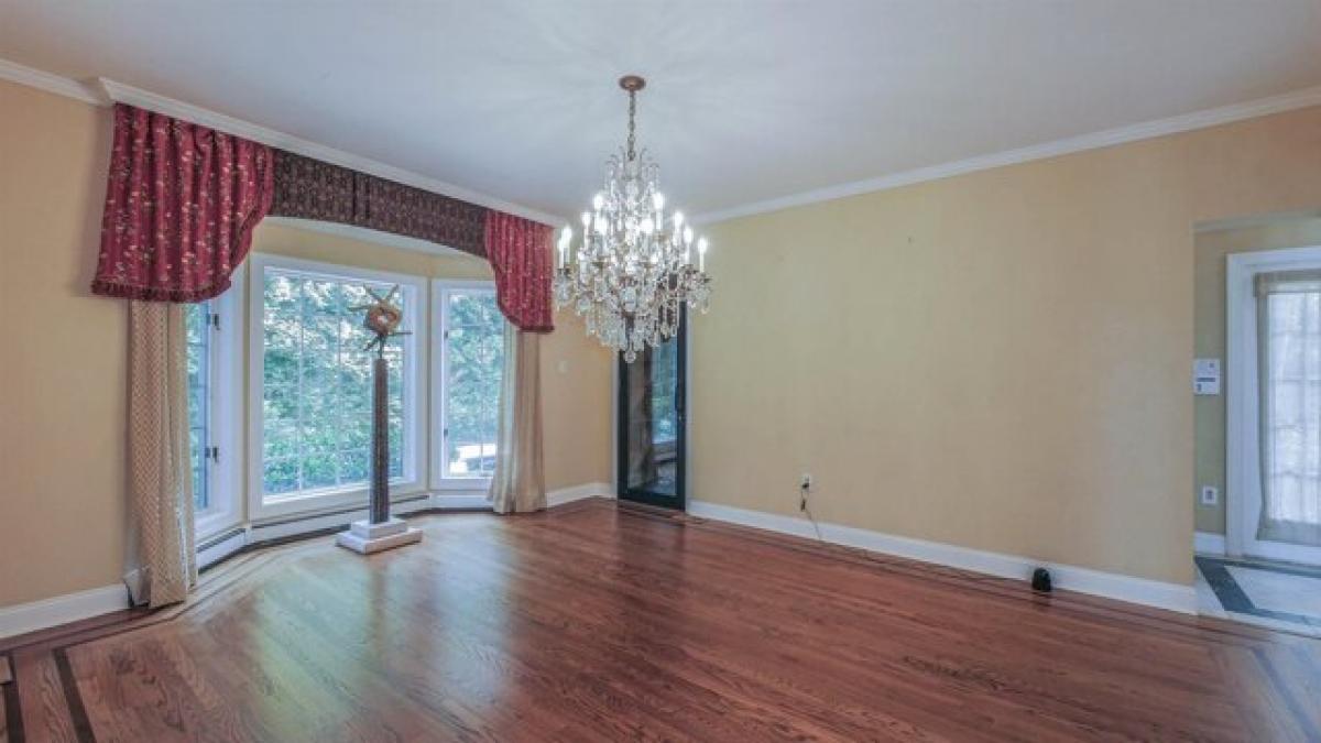Picture of Home For Sale in Linwood, New Jersey, United States