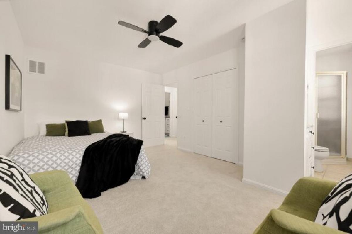 Picture of Home For Sale in Chevy Chase, Maryland, United States