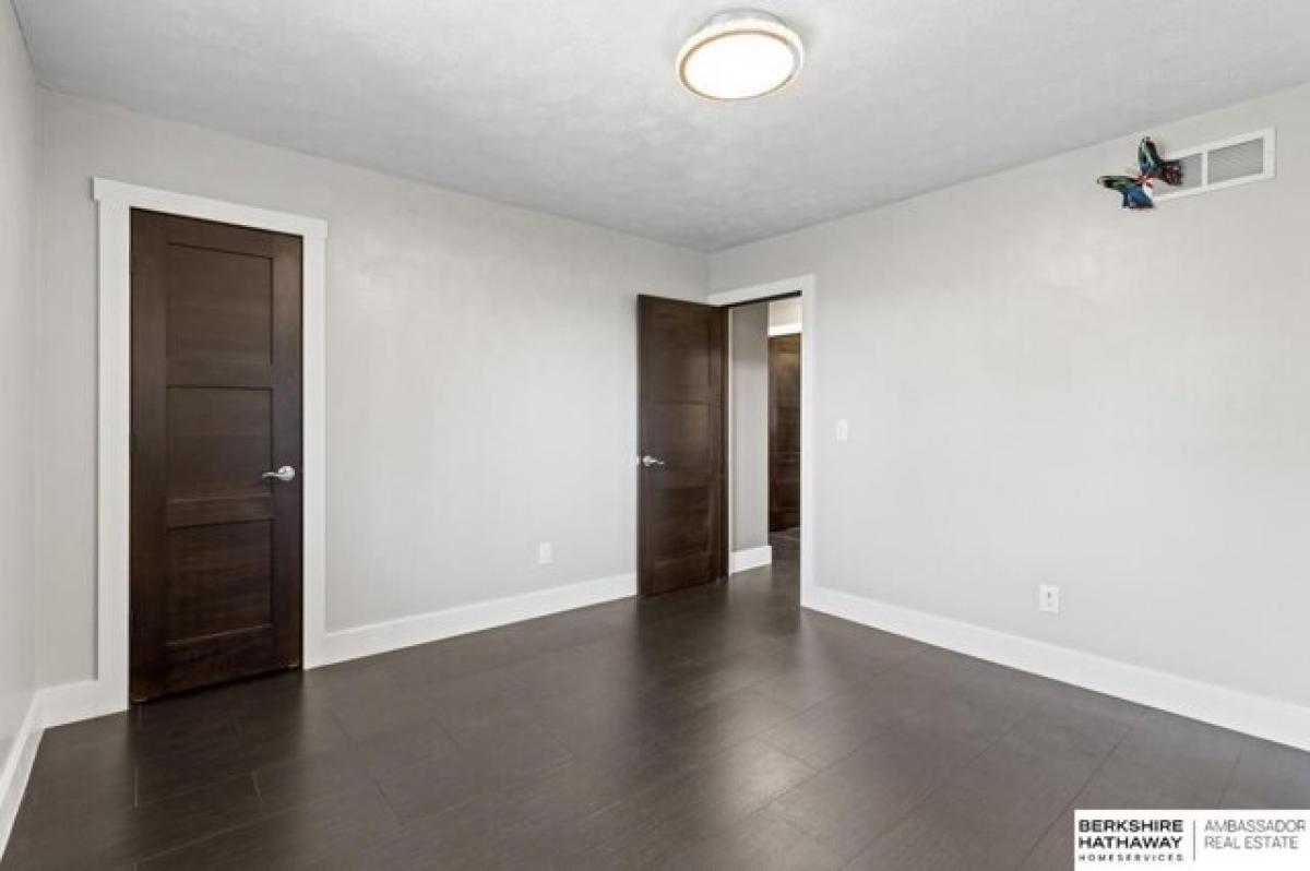 Picture of Home For Sale in Bellevue, Nebraska, United States