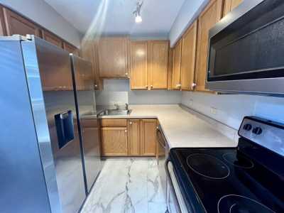 Home For Rent in Downers Grove, Illinois