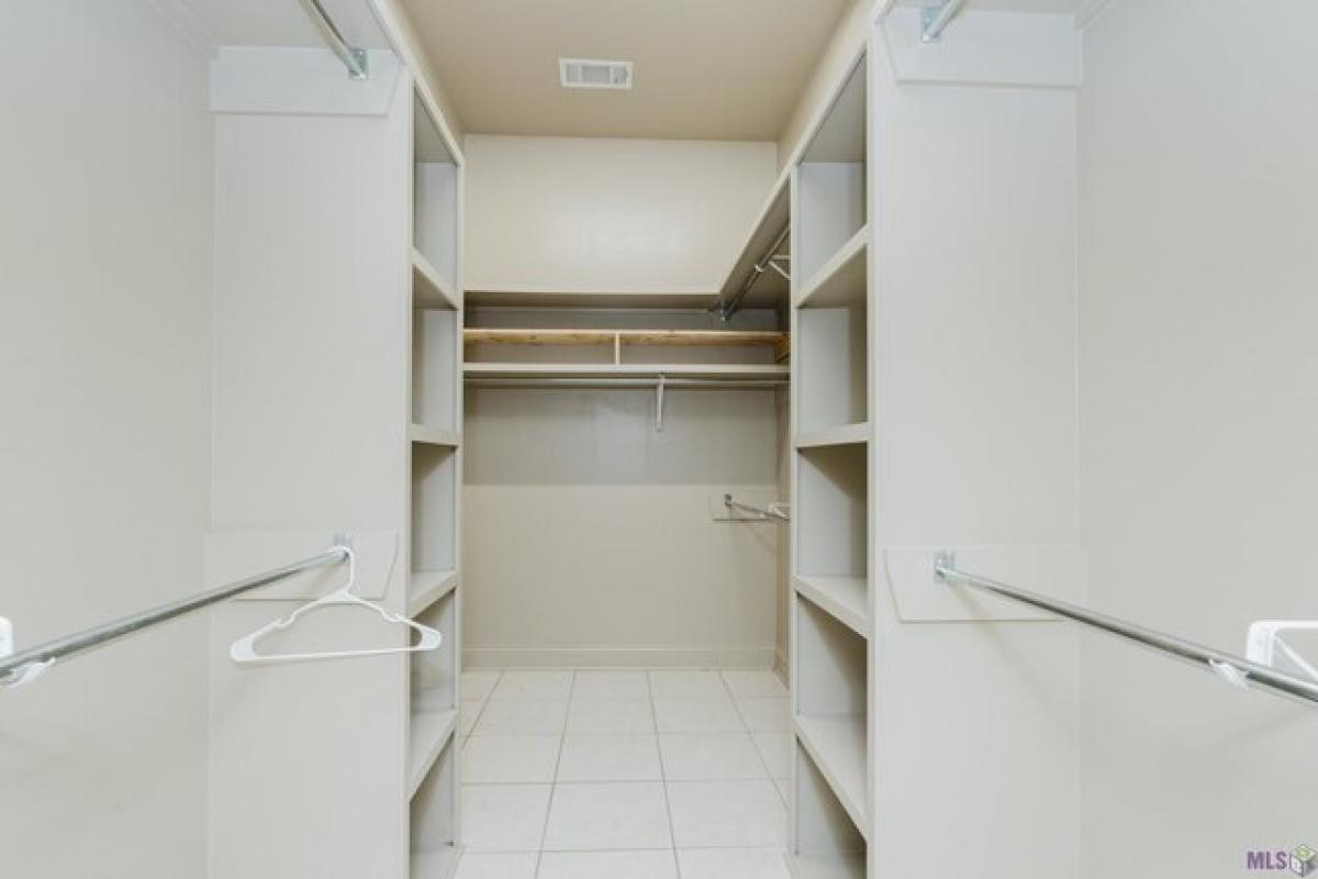 Picture of Home For Sale in Walker, Louisiana, United States