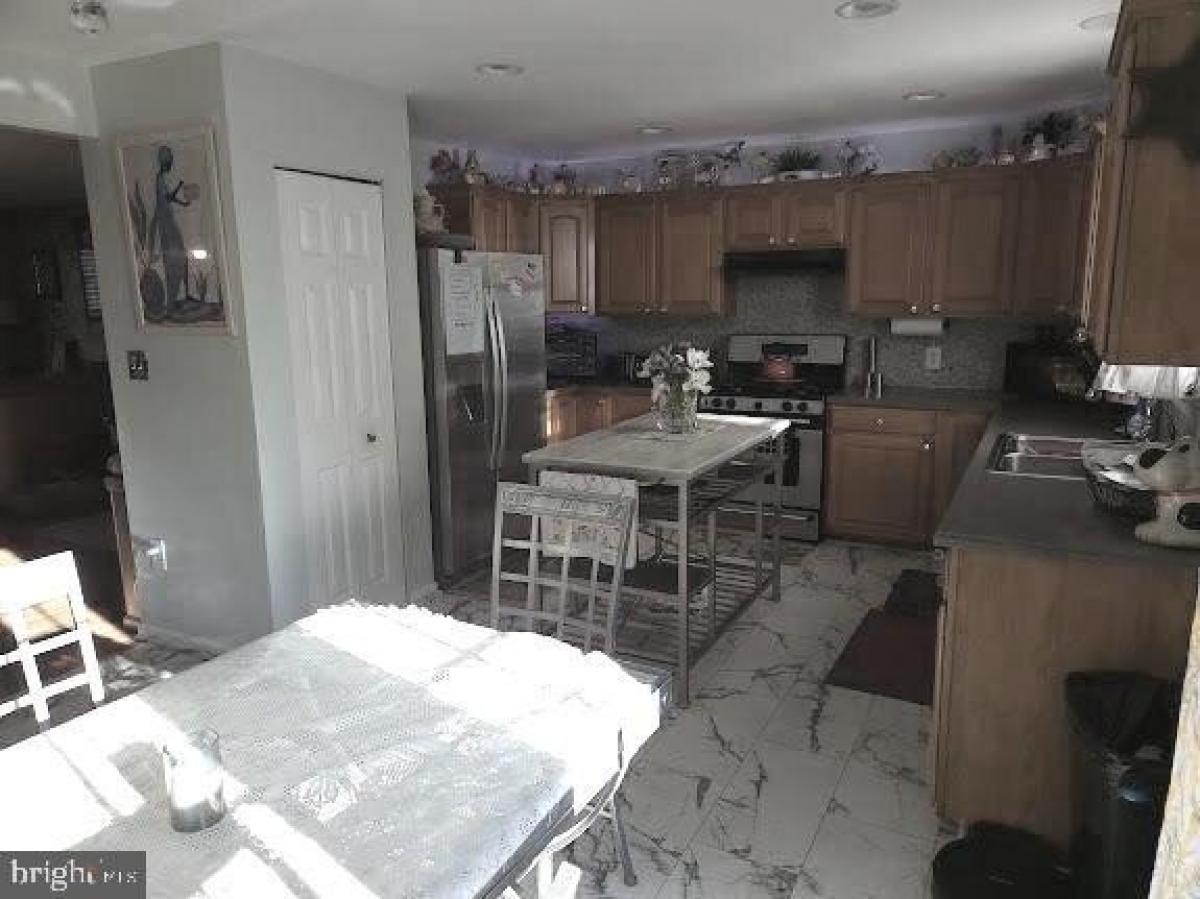 Picture of Home For Sale in Windsor Mill, Maryland, United States