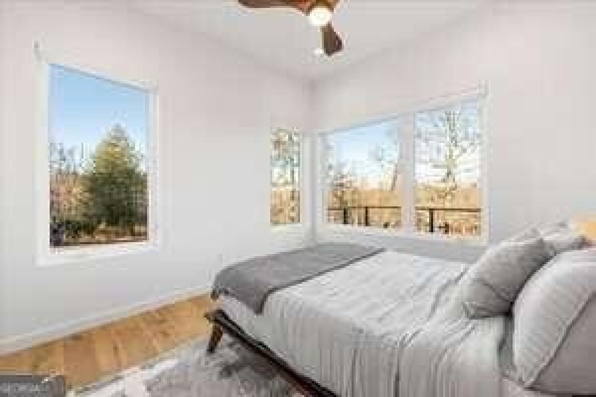 Picture of Home For Sale in Young Harris, Georgia, United States