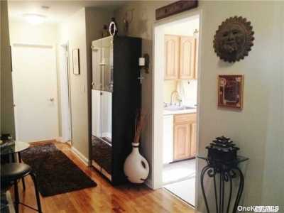 Home For Sale in Valley Stream, New York