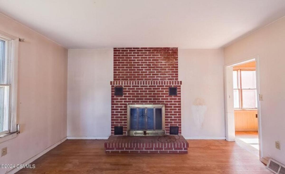 Picture of Home For Sale in Northumberland, Pennsylvania, United States