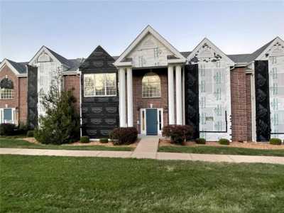 Home For Sale in Ballwin, Missouri