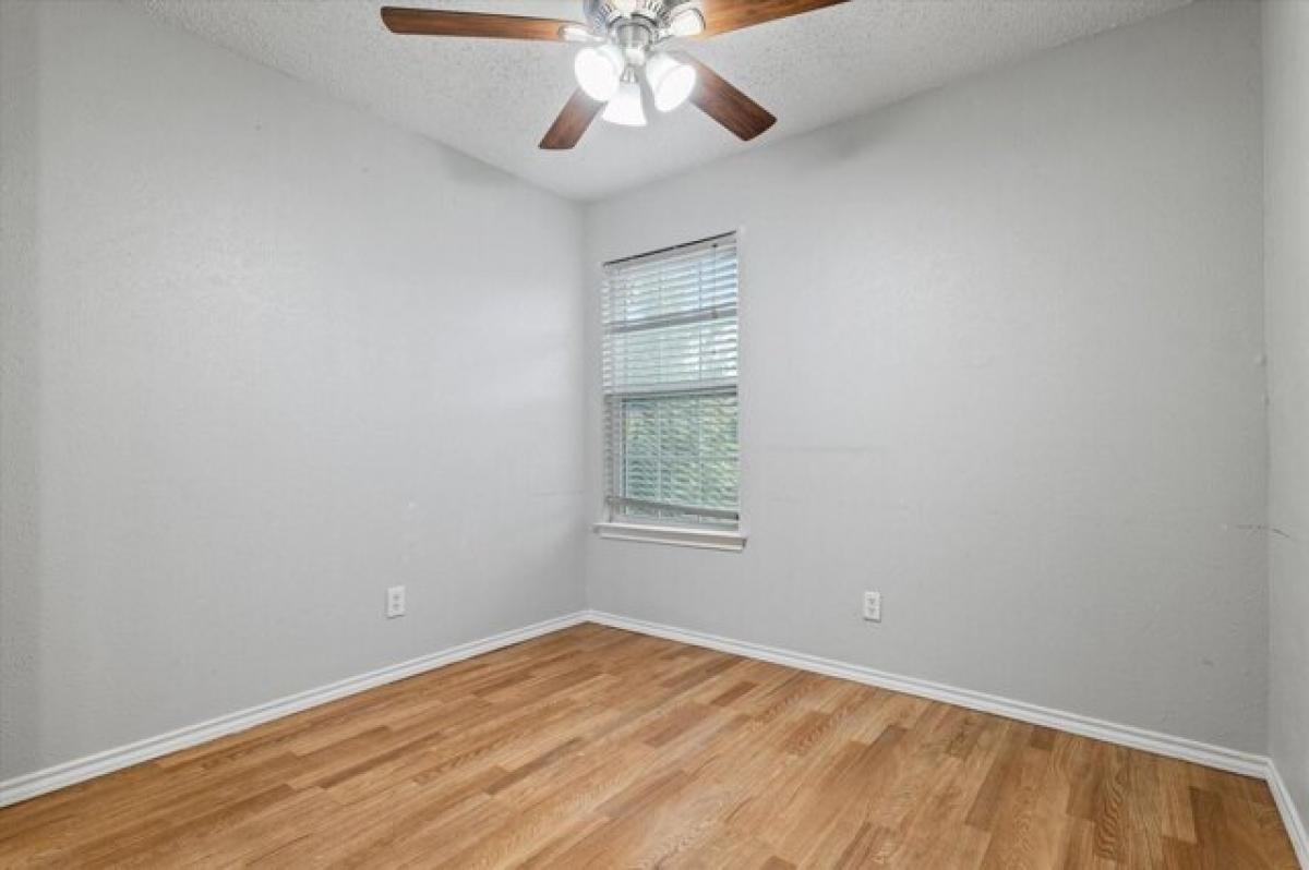 Picture of Home For Sale in Cedar Hill, Texas, United States