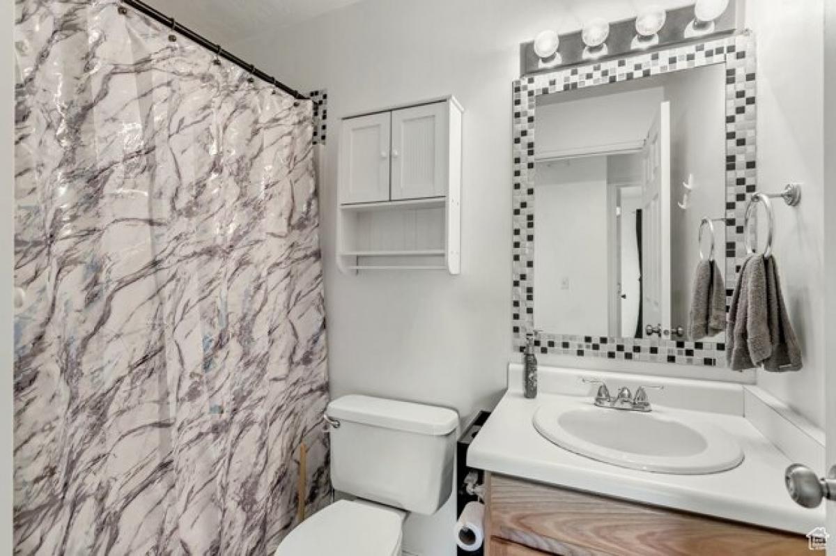 Picture of Home For Sale in West Valley City, Utah, United States