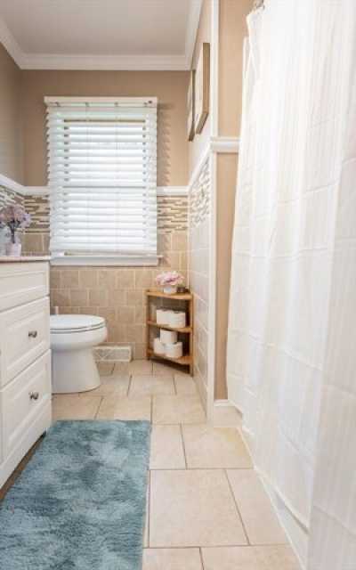 Home For Sale in Tiverton, Rhode Island