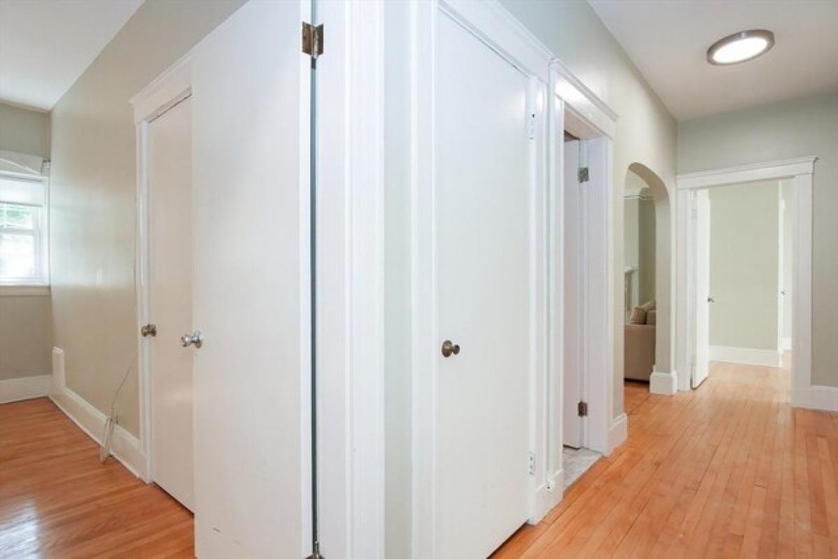 Picture of Home For Sale in Brookline, Massachusetts, United States