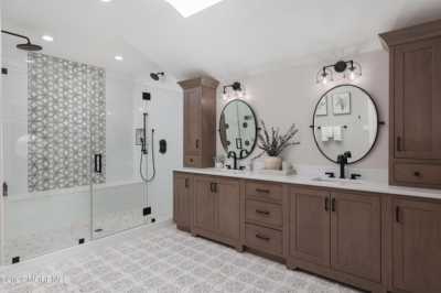 Home For Sale in Mantoloking, New Jersey