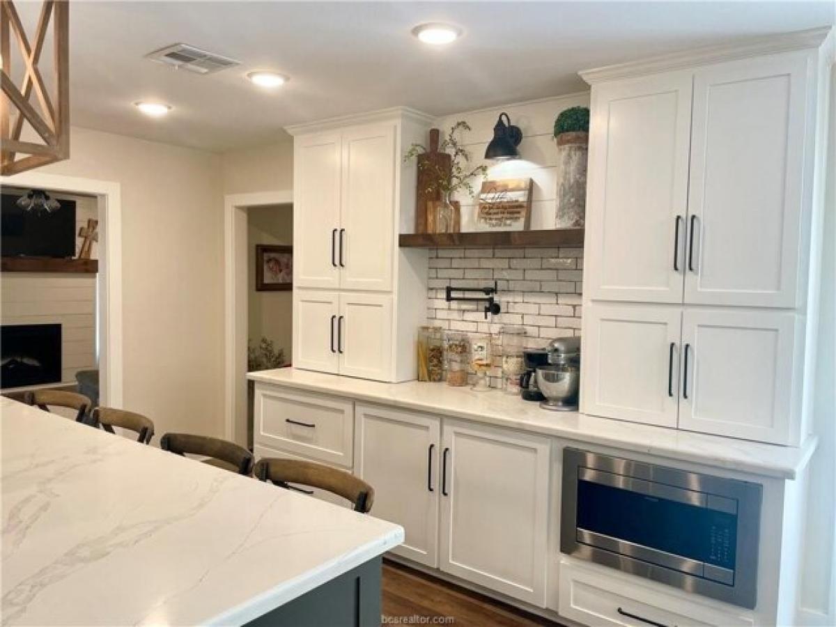 Picture of Home For Sale in Cameron, Texas, United States